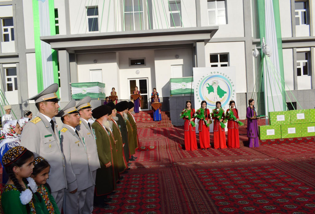 Погода в дашогузе на 10. Дашогуз 10 школа. Дашогуз Туркменистан школа #3. Туркменистан в Дашогузе школе 3. 21 Школа в Дашогузе.